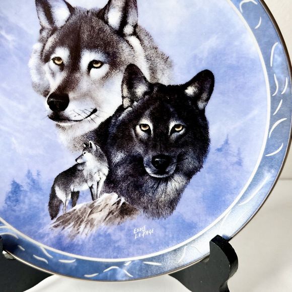 Bradford Exchange Midnight Royalty “Spirit of The Wilderness” Decorative Plate - Picture 6 of 7